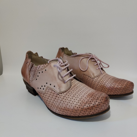 Rovers Lace Up Leather Boots In Pink - Picture 6 of 8